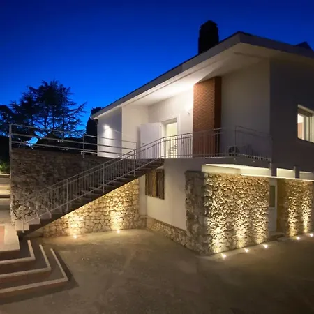 Villa Pica By Posarellivillas *