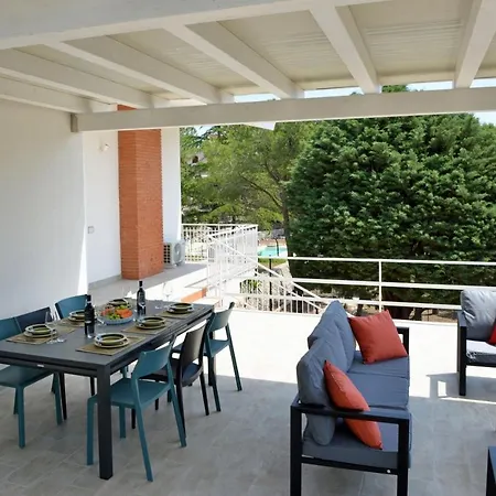 Villa Pica By Posarellivillas