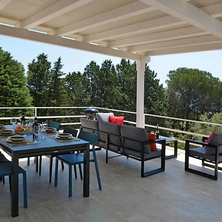 Villa Pica By Posarellivillas